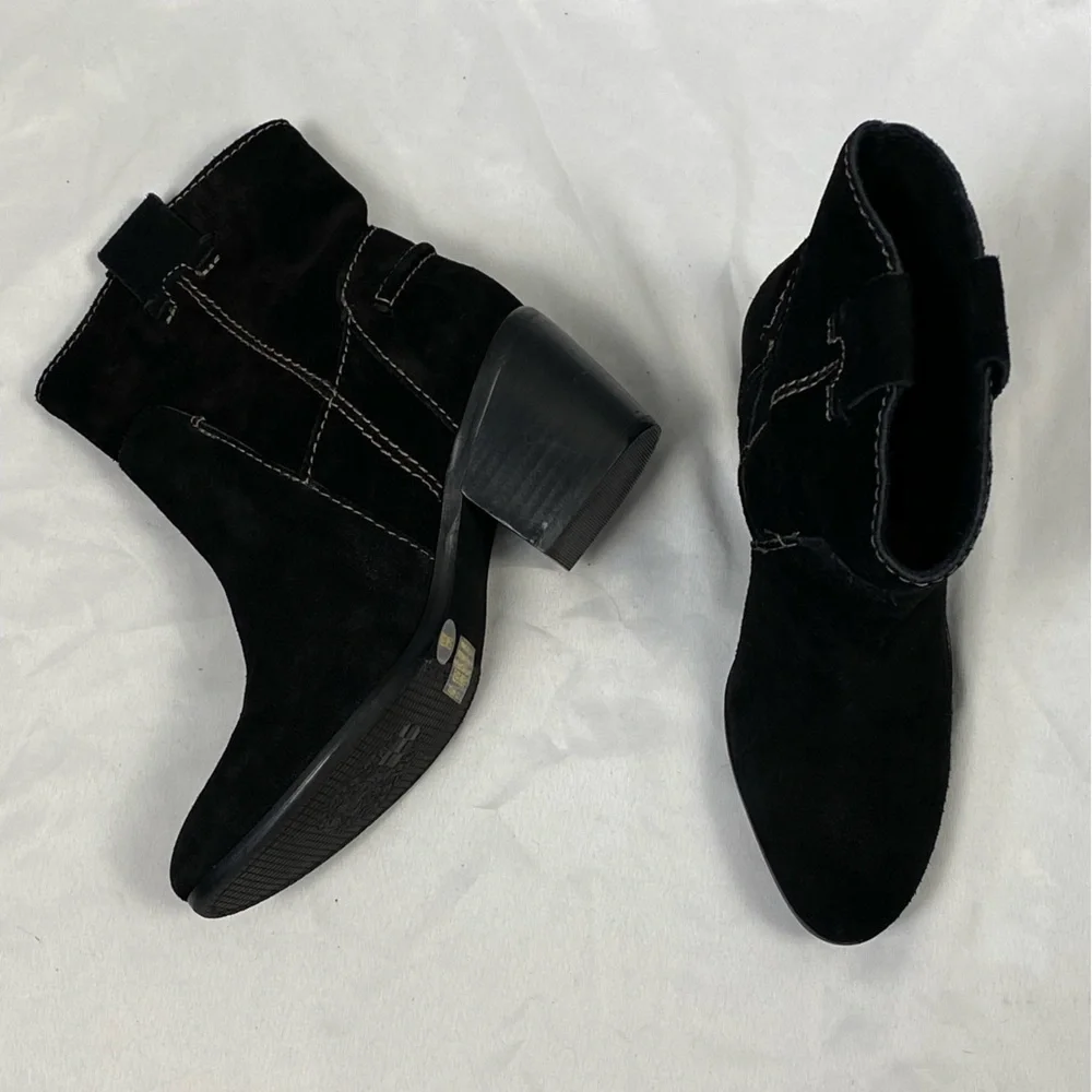 Vince Camuto VC-Maves Black Suede Ankle Boots 5.5 M
